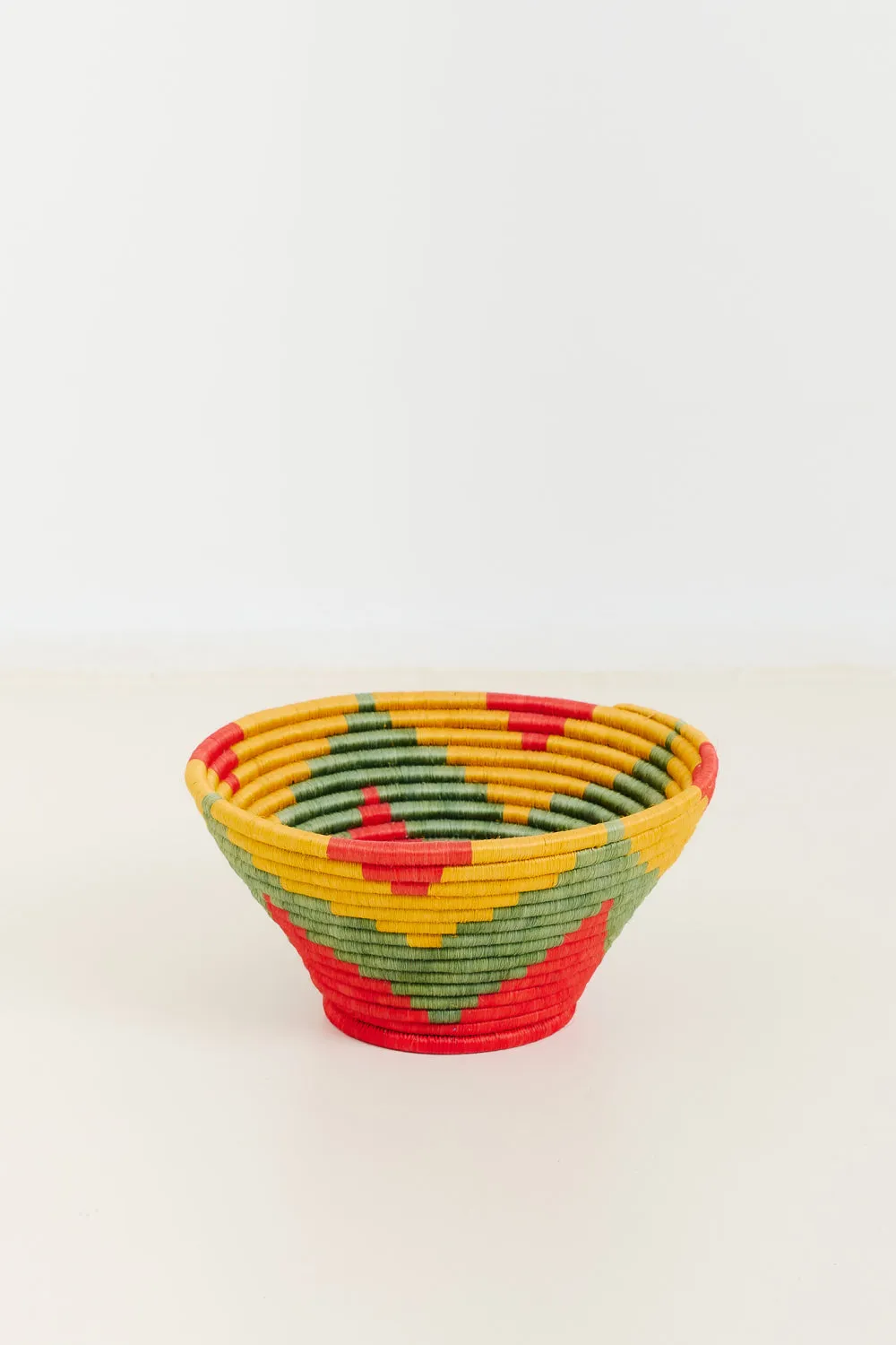 MEDIUM SIZED BASKET